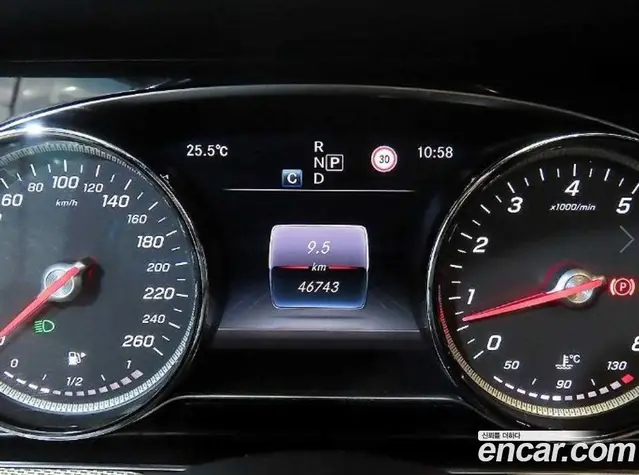 Mercedes-Benz E-Class 2017 2.0 автомат (гидро), миниатюра 9