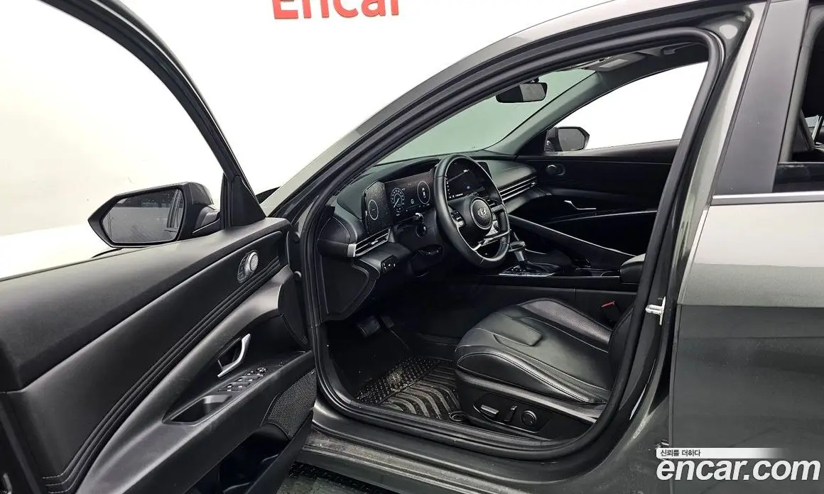 Hyundai Avante 2022 1.6 автомат (гидро), фото 13