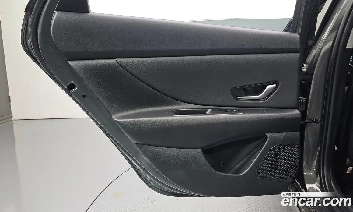 Hyundai Avante 2022 1.6 автомат (гидро), фото 15