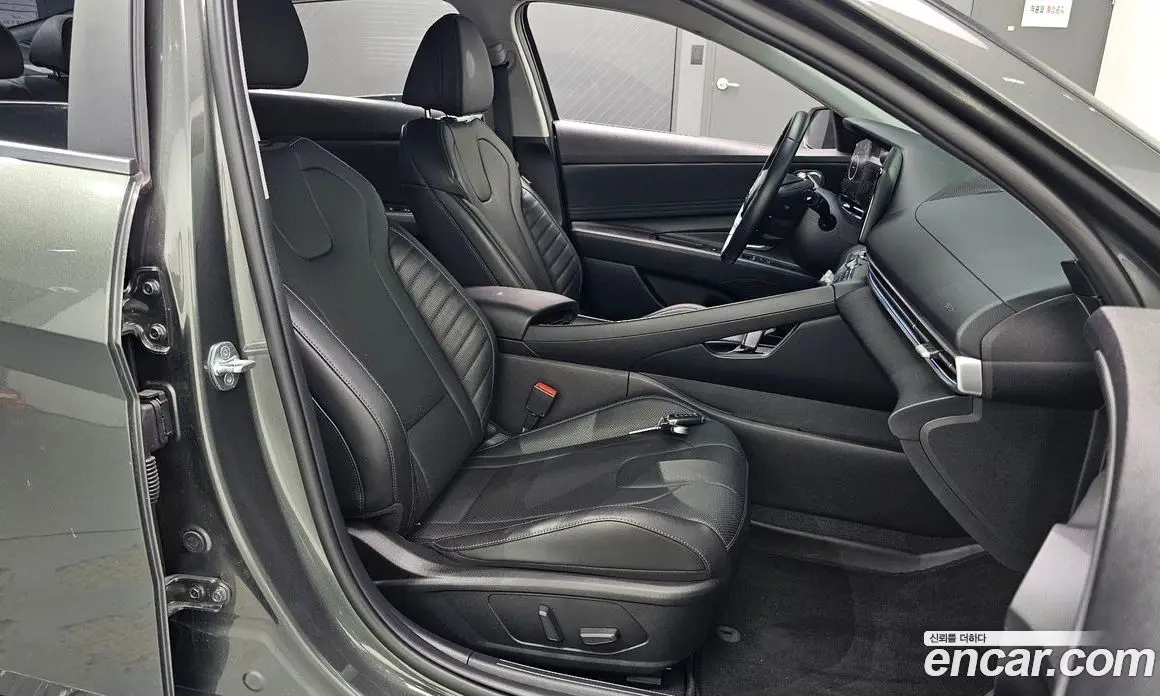 Hyundai Avante 2022 1.6 автомат (гидро), фото 16