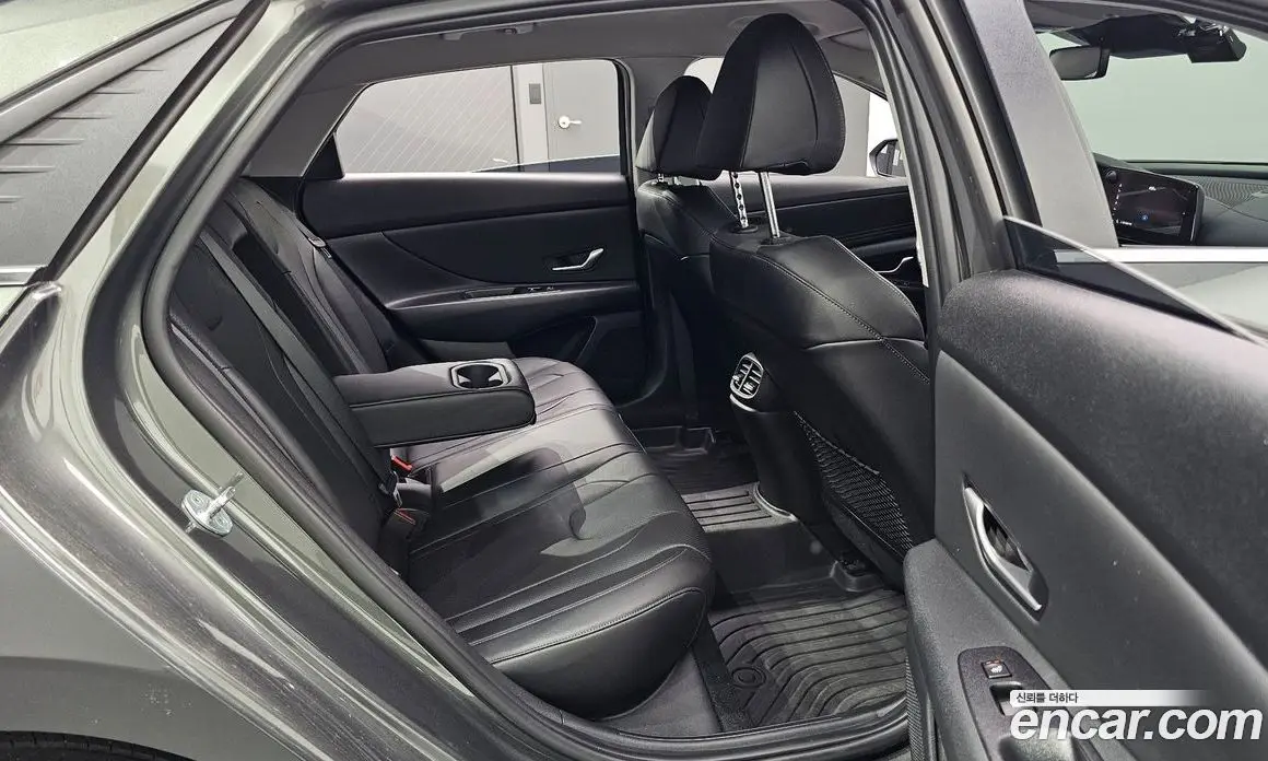 Hyundai Avante 2022 1.6 автомат (гидро), фото 17