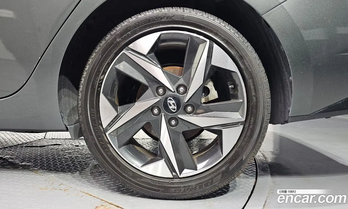 Hyundai Avante 2022 1.6 автомат (гидро), фото 7