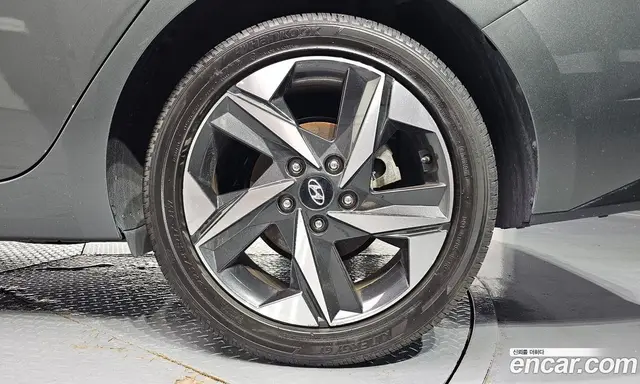 Hyundai Avante 2022 1.6 автомат (гидро), миниатюра 7