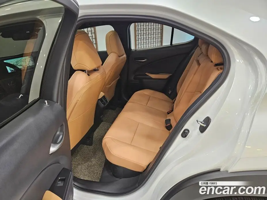 Lexus UX 2025 2.0 автомат (вариатор), фото 11