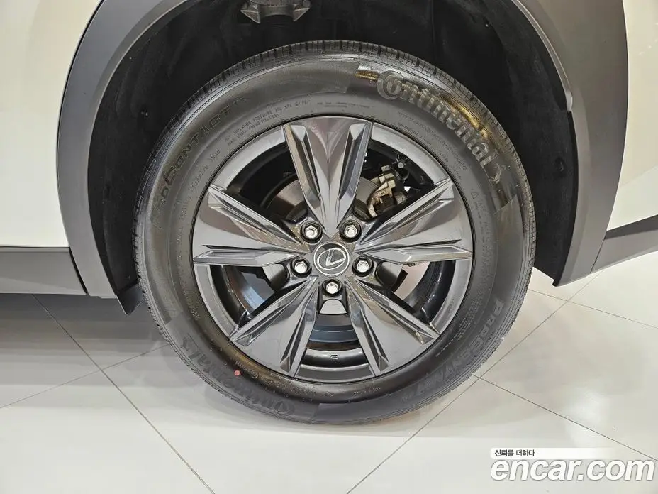 Lexus UX 2025 2.0 автомат (вариатор), фото 6