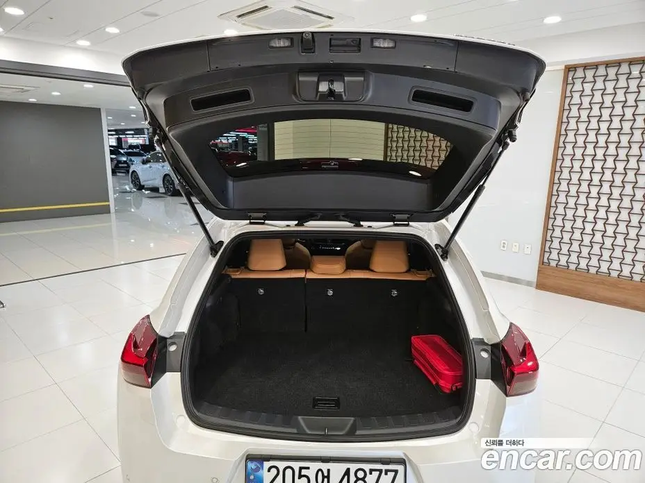 Lexus UX 2025 2.0 автомат (вариатор), фото 7