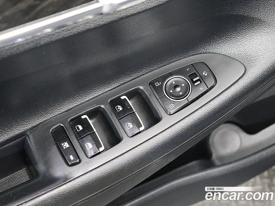 Hyundai Grandeur 2017 2.2 автомат (гидро), фото 12