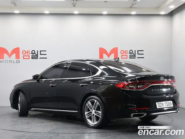 Hyundai Grandeur 2017 2.2 автомат (гидро), миниатюра 3