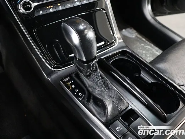 Hyundai Grandeur 2017 2.2 автомат (гидро), миниатюра 10