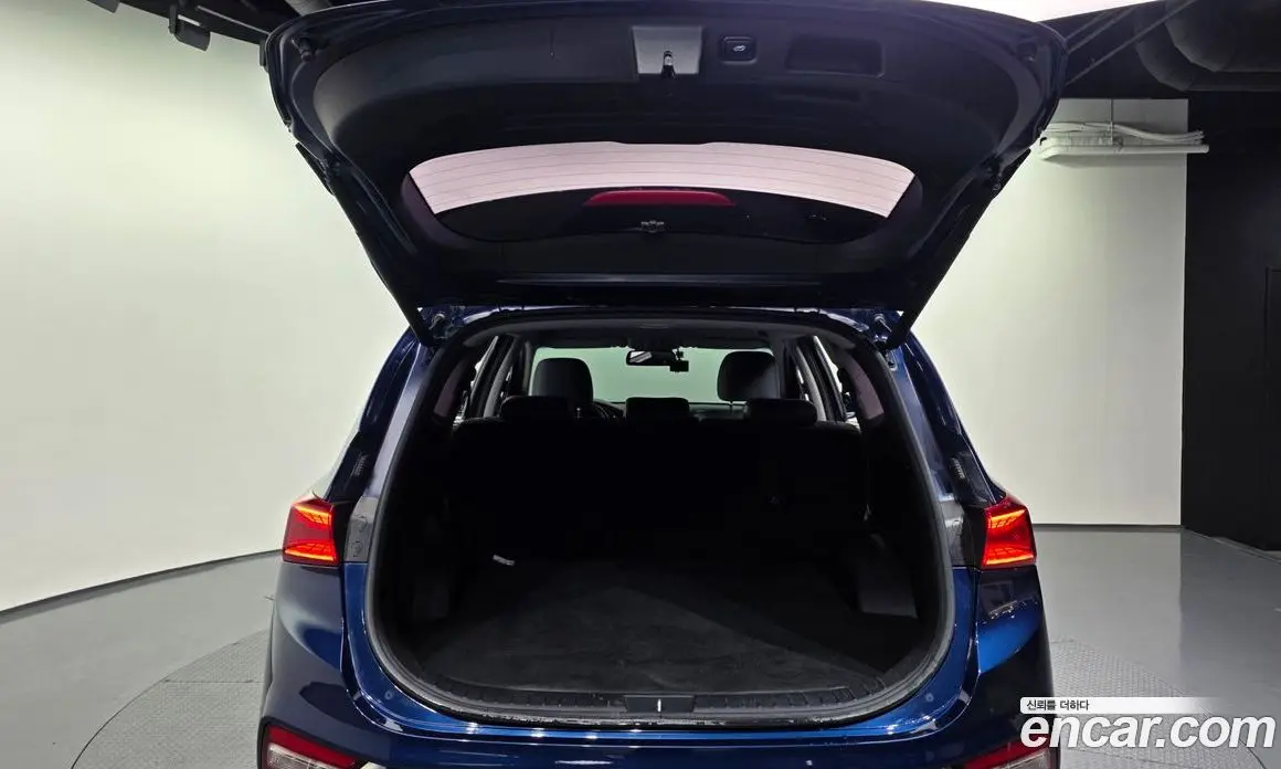 Hyundai Santa Fe 2019 2.0 автомат (гидро), фото 20 Hyundai Santa Fe 2019 2.0 автомат (гидро), фото 20