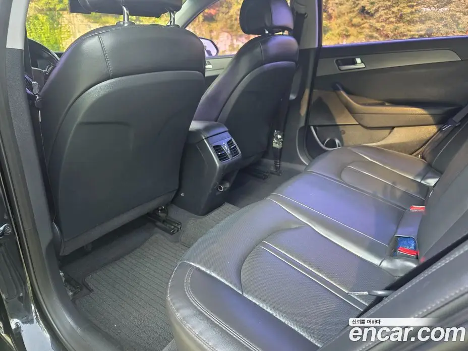 Hyundai Sonata 2015 2.0 автомат (гидро), фото 14