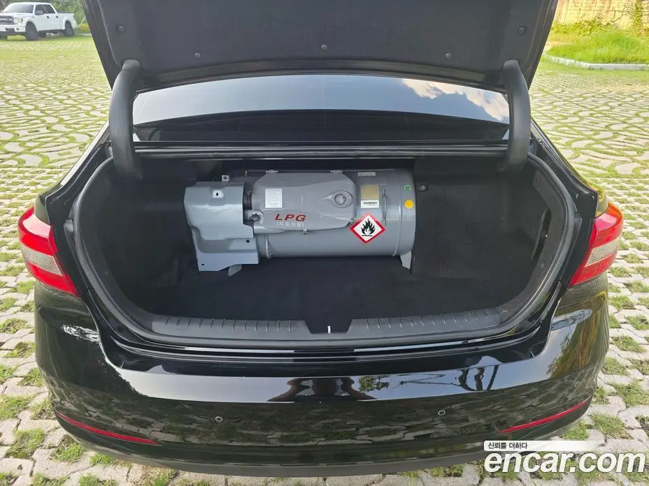 Hyundai Sonata 2015 2.0 автомат (гидро), фото 19