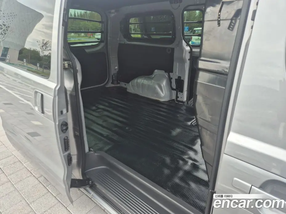 Hyundai Starex 2021 2.5 автомат (гидро), фото 16