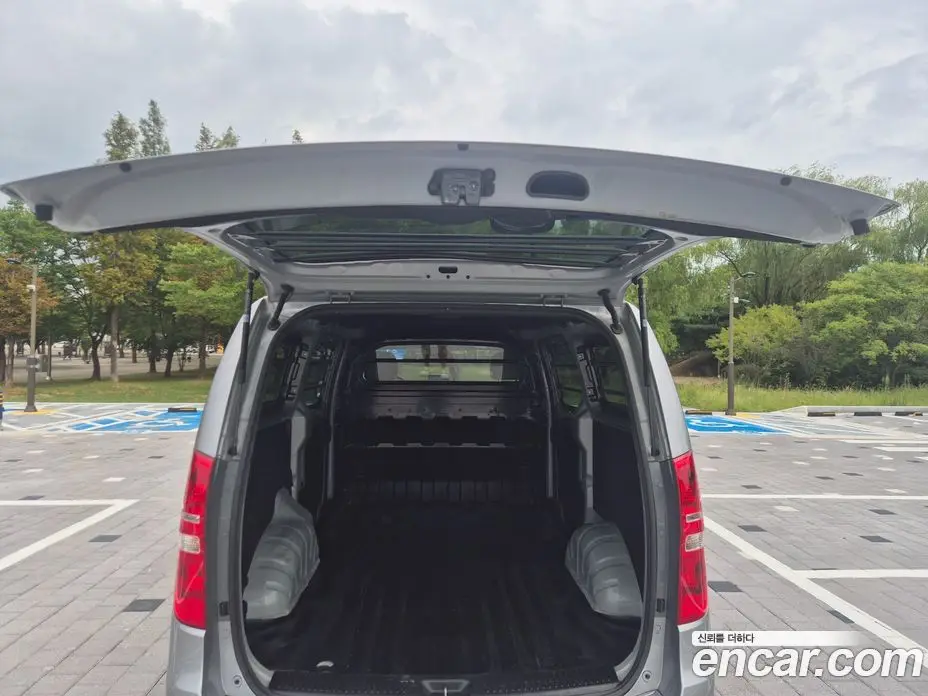 Hyundai Starex 2021 2.5 автомат (гидро), фото 17