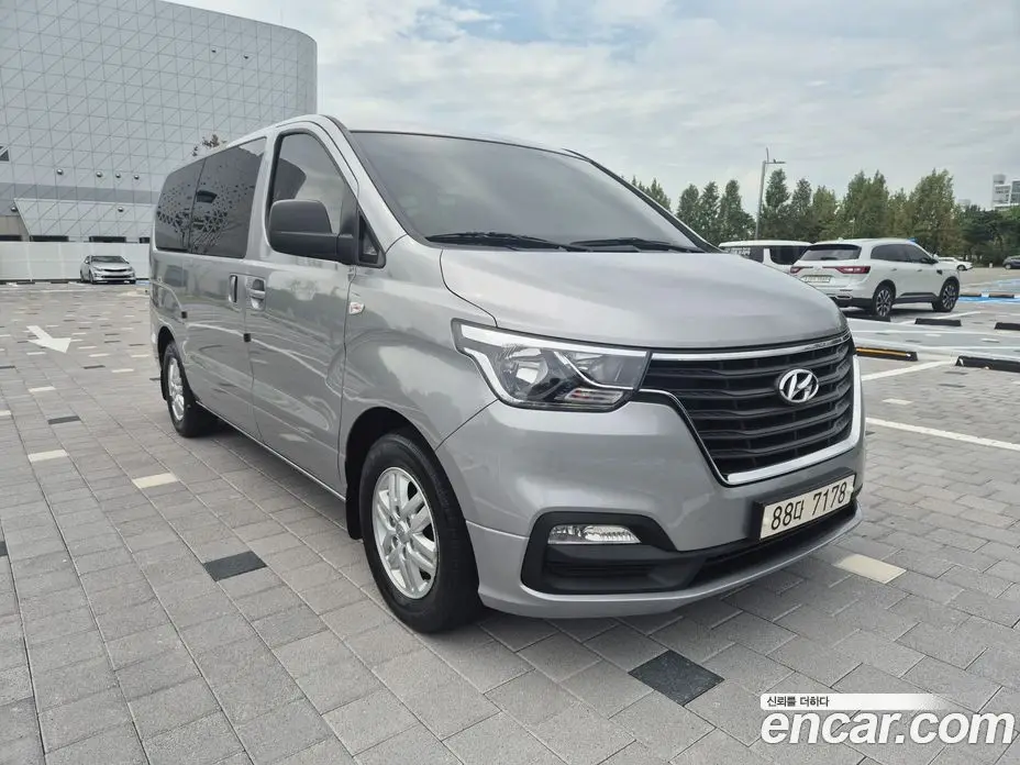 Hyundai Starex 2021 2.5 автомат (гидро), фото 3