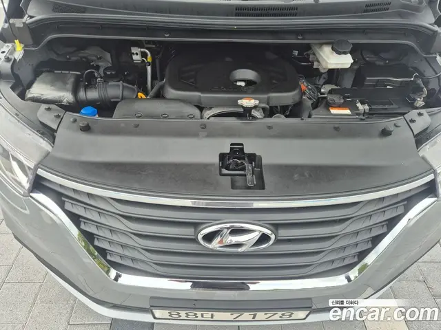 Hyundai Starex 2021 2.5 автомат (гидро), миниатюра 5