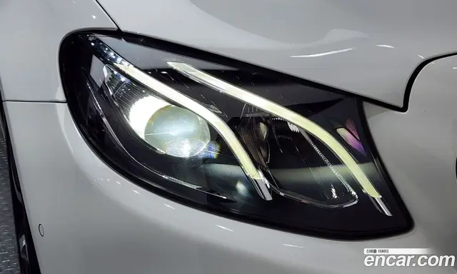 Mercedes-Benz E-Class 2020 2.0 автомат (гидро), миниатюра 8
