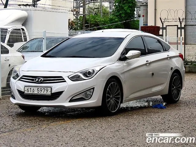 Hyundai i40 2013 1.7 автомат (гидро), миниатюра 2