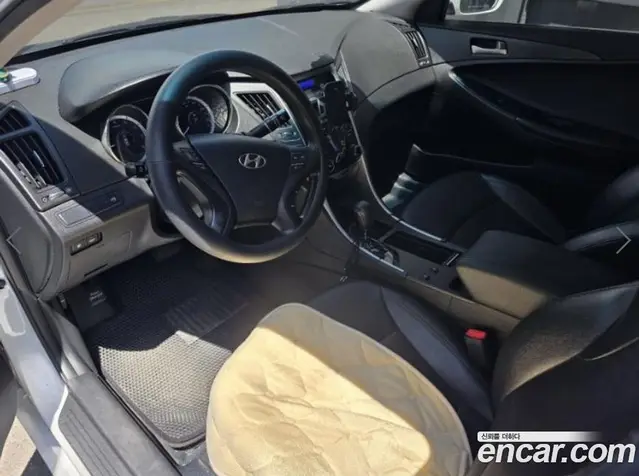 Hyundai Sonata 2010 2.0 автомат (гидро), миниатюра 5