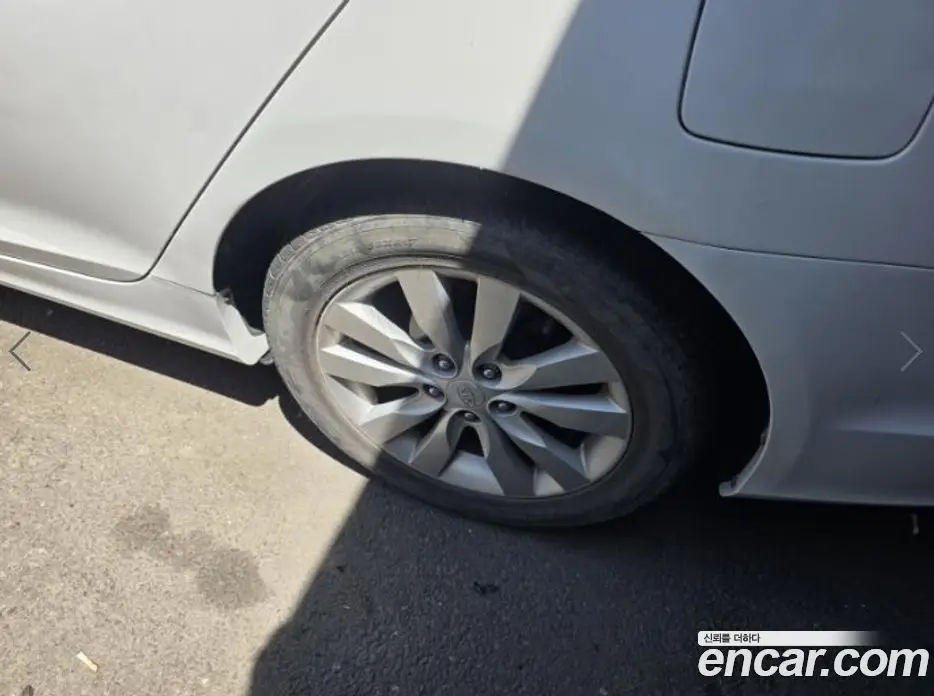 Hyundai Sonata 2010 2.0 автомат (гидро), фото 7