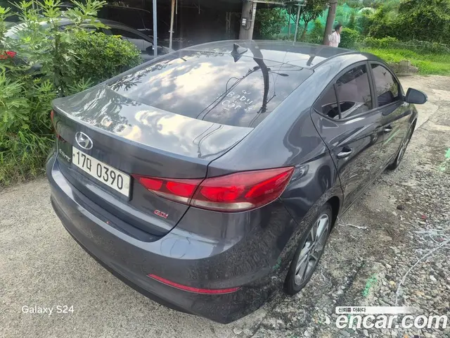 Hyundai Avante 2016 1.6 автомат (гидро), миниатюра 3