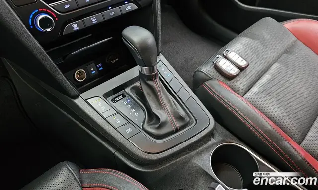 Hyundai Avante 2016 1.6 автомат (гидро), миниатюра 12