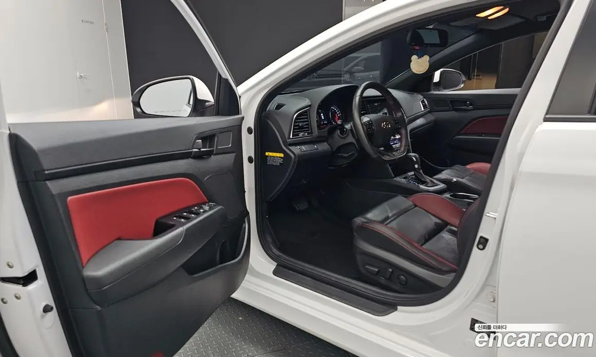 Hyundai Avante 2016 1.6 автомат (гидро), фото 13