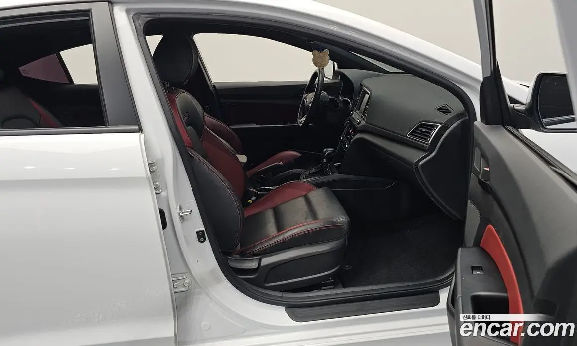 Hyundai Avante 2016 1.6 автомат (гидро), фото 16