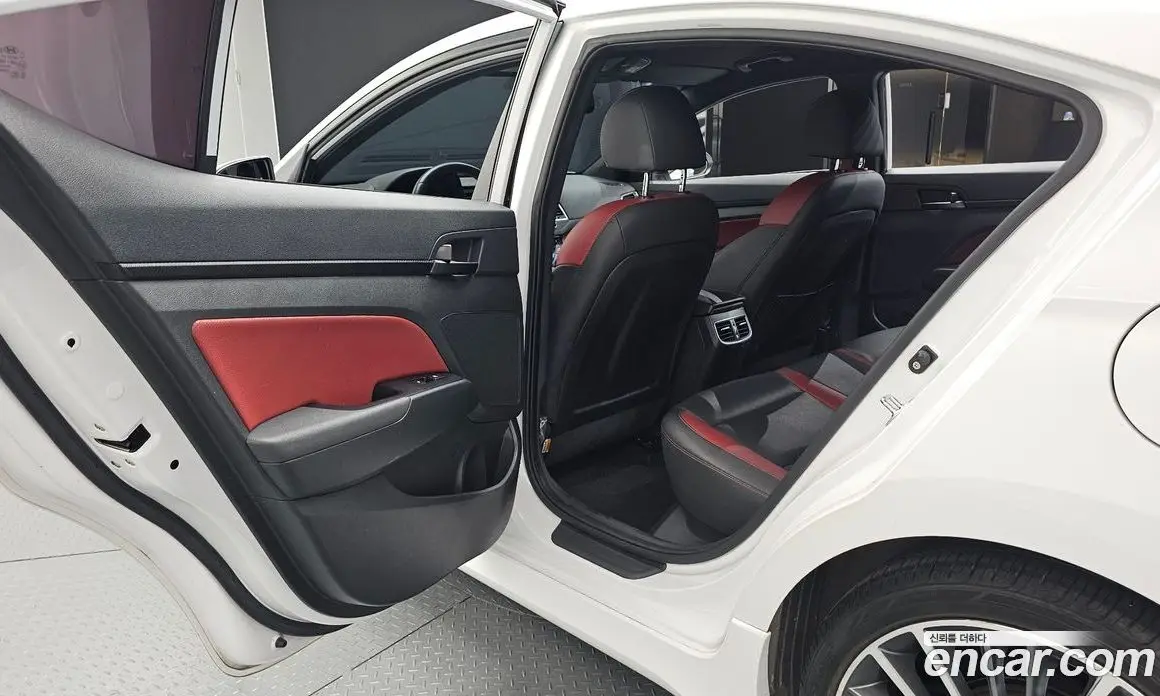 Hyundai Avante 2016 1.6 автомат (гидро), фото 18