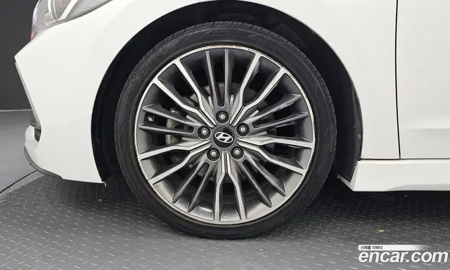Hyundai Avante 2016 1.6 автомат (гидро), миниатюра 5