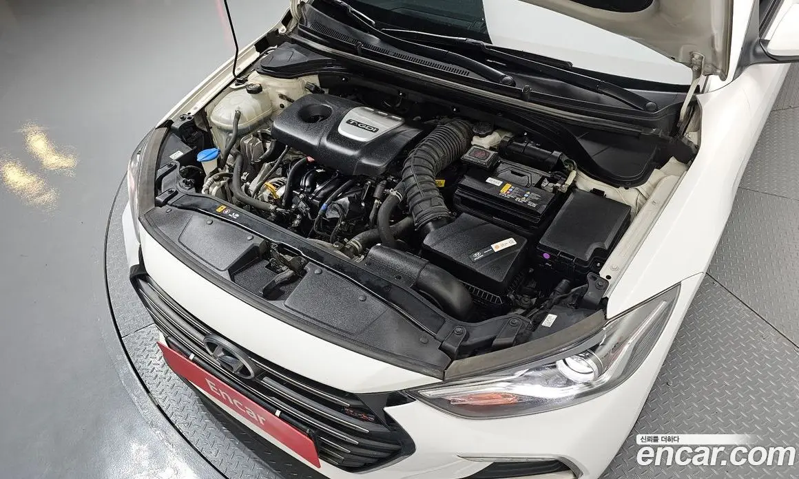 Hyundai Avante 2016 1.6 автомат (гидро), фото 6