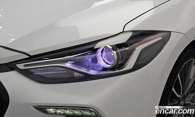 Hyundai Avante 2016 1.6 автомат (гидро), миниатюра 8