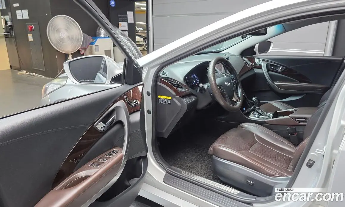 Hyundai Grandeur 2014 3.0 автомат (гидро), фото 13
