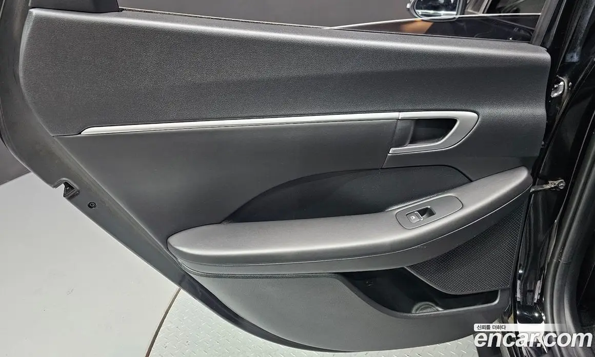Hyundai Sonata 2023 2.0 автомат (гидро), фото 15