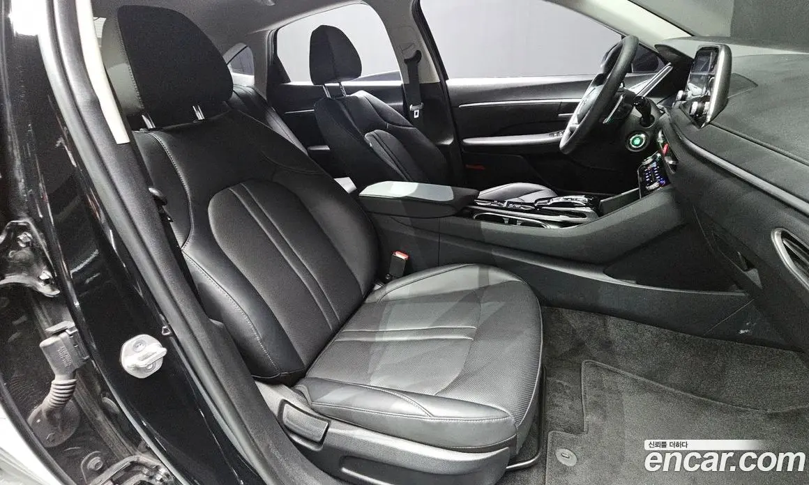 Hyundai Sonata 2023 2.0 автомат (гидро), фото 16