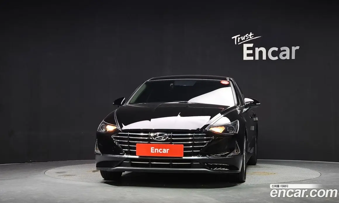 Hyundai Sonata 2023 2.0 автомат (гидро), фото 3