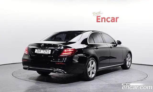 Mercedes-Benz E-Class 2017 2.0 автомат (гидро), миниатюра 2