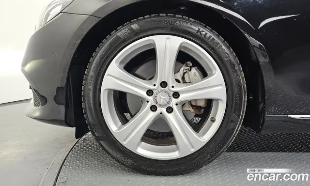 Mercedes-Benz E-Class 2017 2.0 автомат (гидро), миниатюра 5