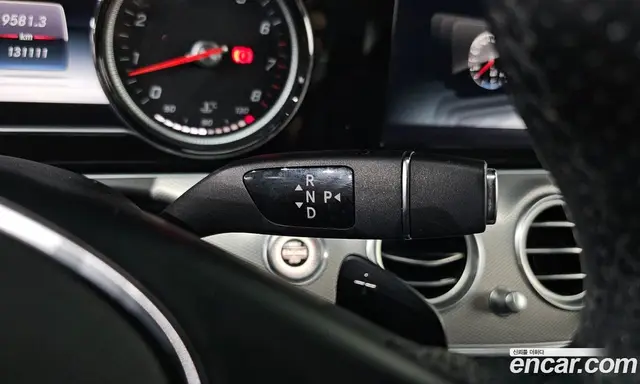 Mercedes-Benz E-Class 2017 2.0 автомат (гидро), миниатюра 9