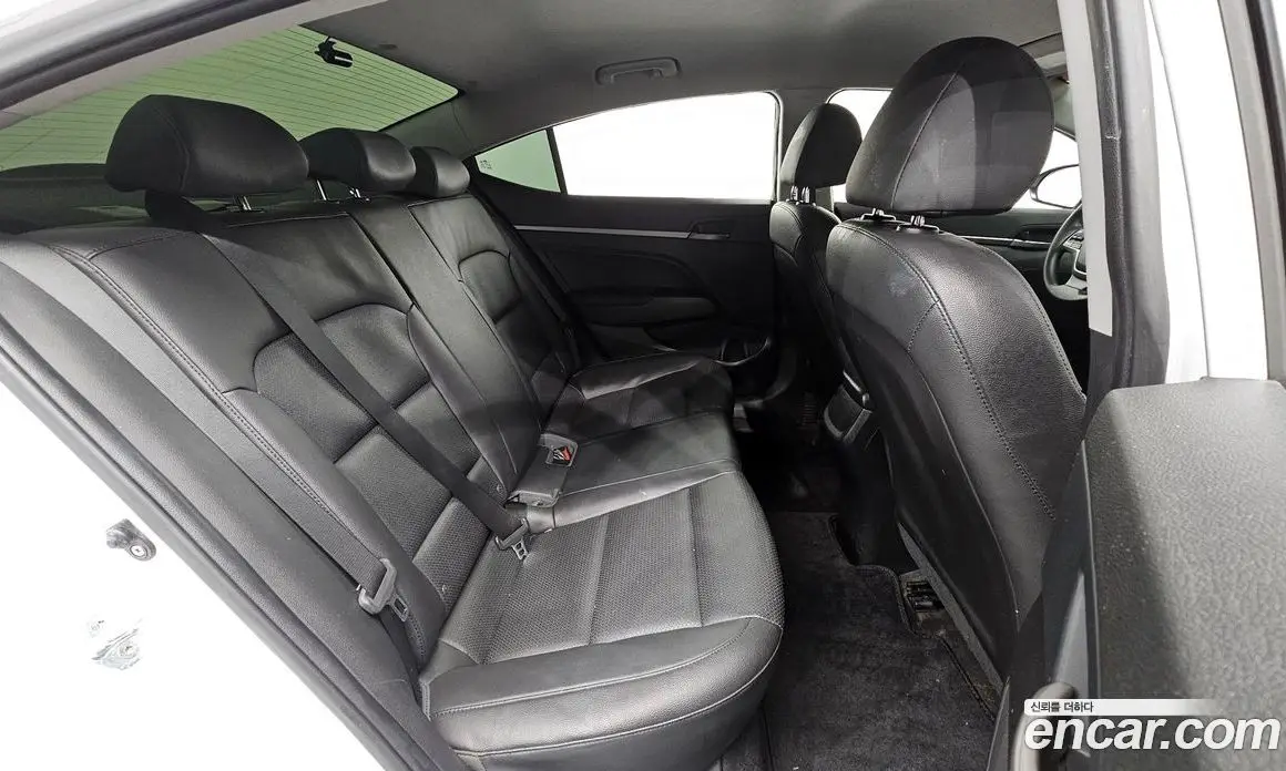Hyundai Avante 2018 1.6 автомат (гидро), фото 16