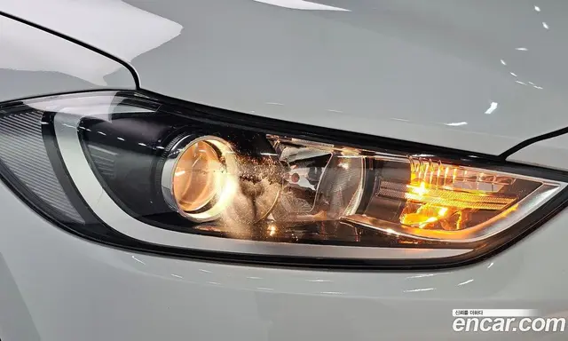 Hyundai Avante 2018 1.6 автомат (гидро), миниатюра 7