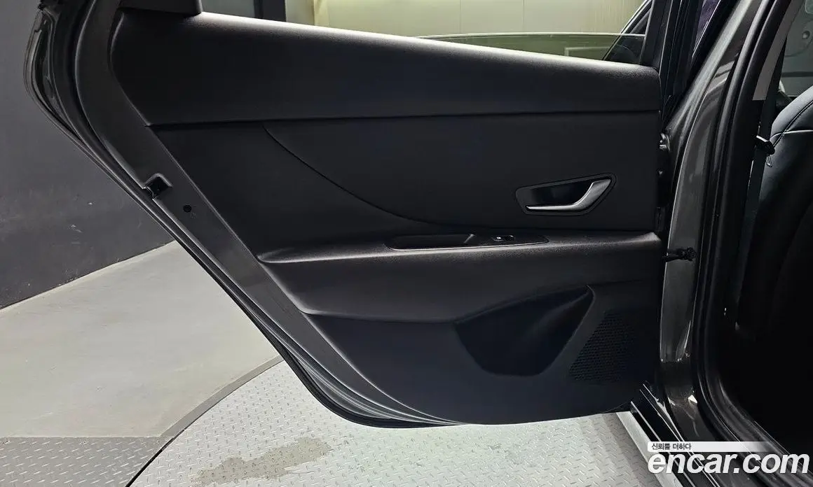 Hyundai Avante 2023 1.6 автомат (гидро), фото 15
