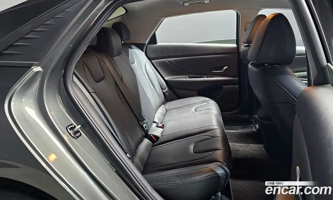 Hyundai Avante 2023 1.6 автомат (гидро), фото 17