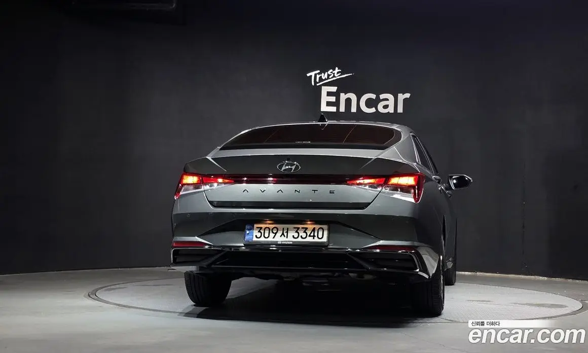 Hyundai Avante 2023 1.6 автомат (гидро), фото 4