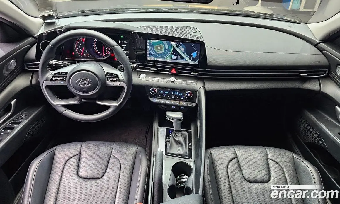 Hyundai Avante 2023 1.6 автомат (гидро), фото 10