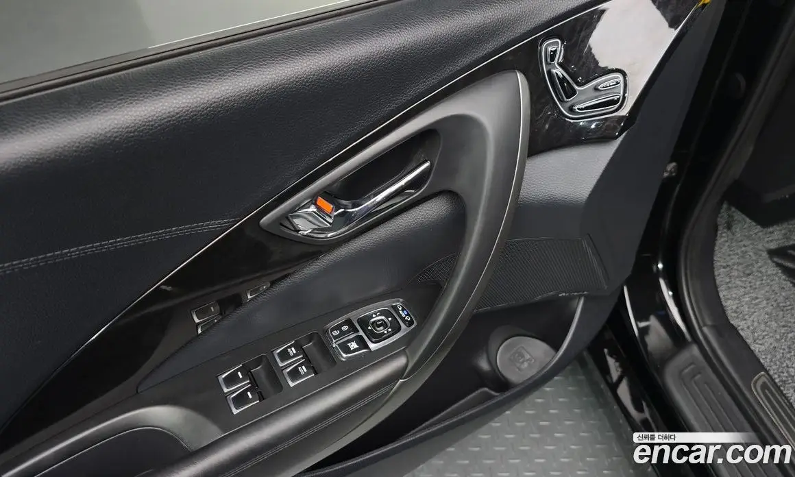 Hyundai Grandeur 2015 3.0 автомат (гидро), фото 15