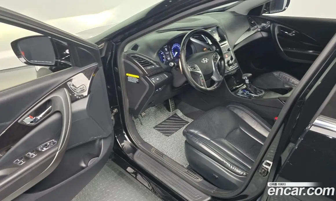 Hyundai Grandeur 2015 3.0 автомат (гидро), фото 10