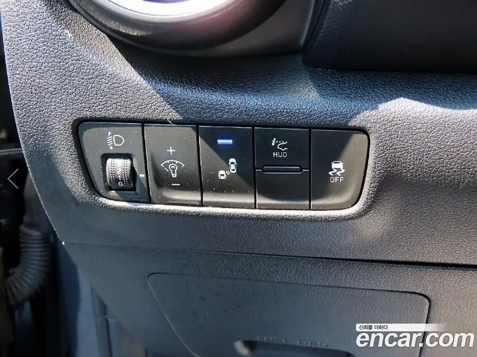 Hyundai Kona 2019 1.6 автомат (гидро), фото 13