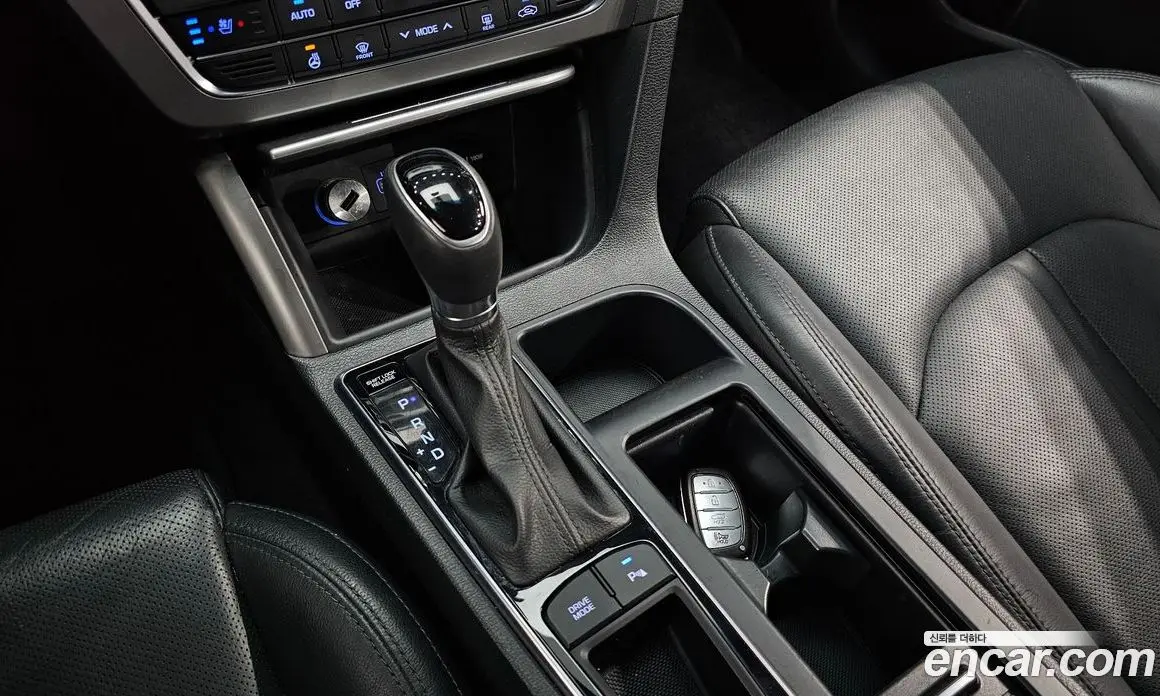 Hyundai Sonata 2016 2.0 автомат (гидро), фото 9
