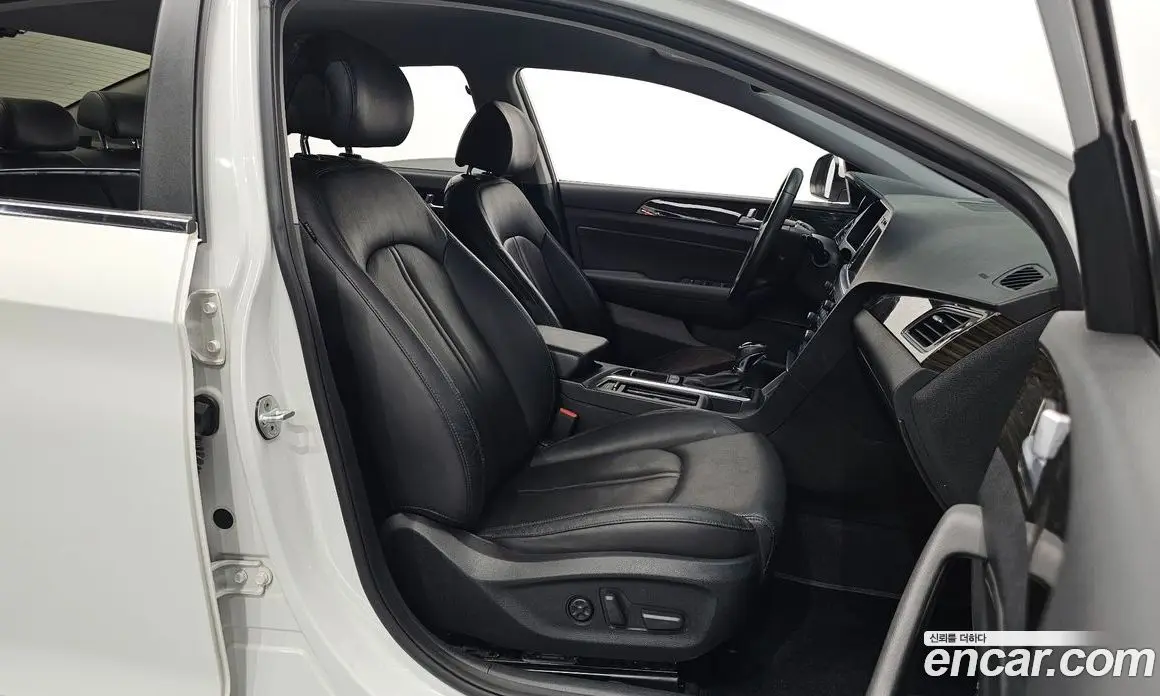 Hyundai Sonata 2016 2.0 автомат (гидро), фото 10